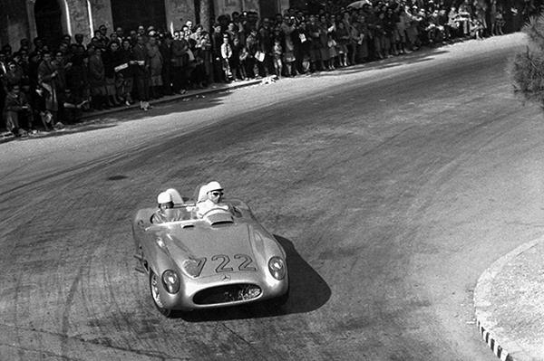 オークションで落札された最高額の車