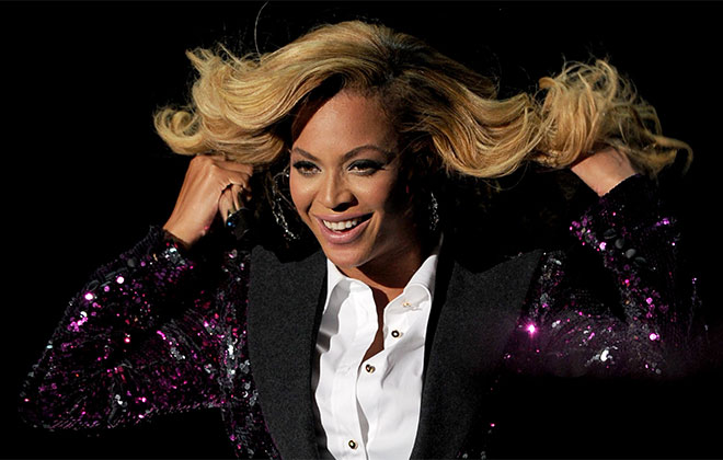 Beyonce flicking hair